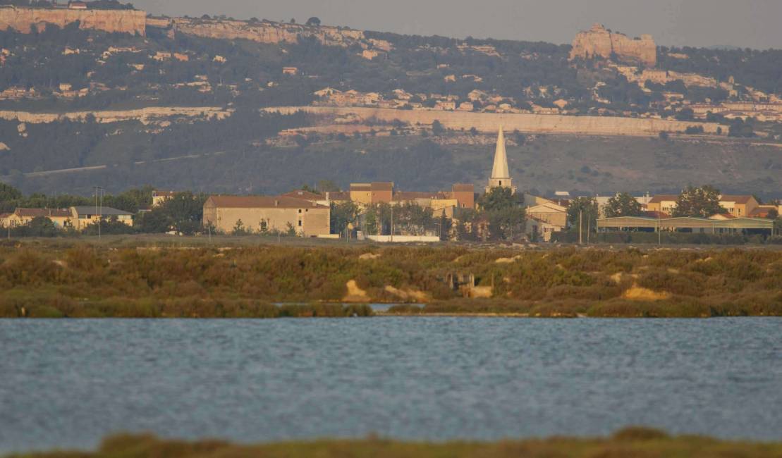 Village de Berre l'étang vu depuis les salins de Berre /Patrice Aguilar