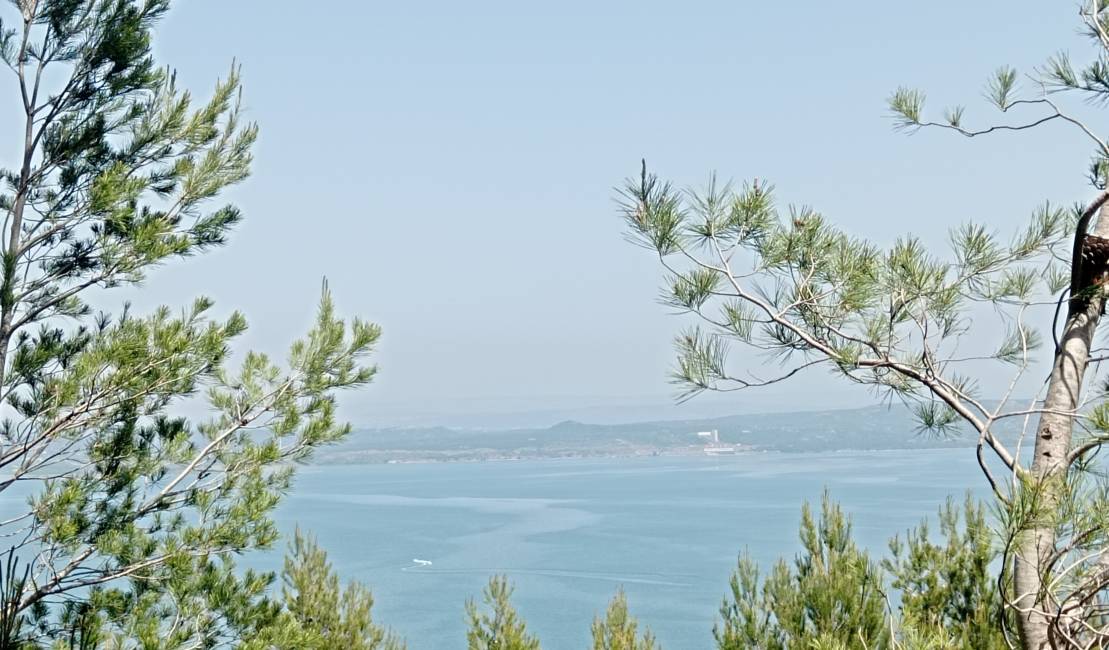 Vue sur l'étang du balcon de Cadéraou