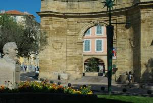 Porte d'Arles Istres, M.Torres